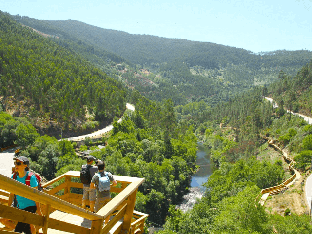 Passadiços do Paiva e a Aldeia Mágica